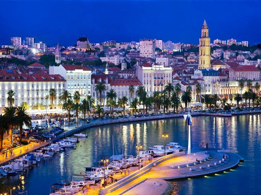 Apartman Luxurious Majda, 2 Bathrooms And Free Parking Split